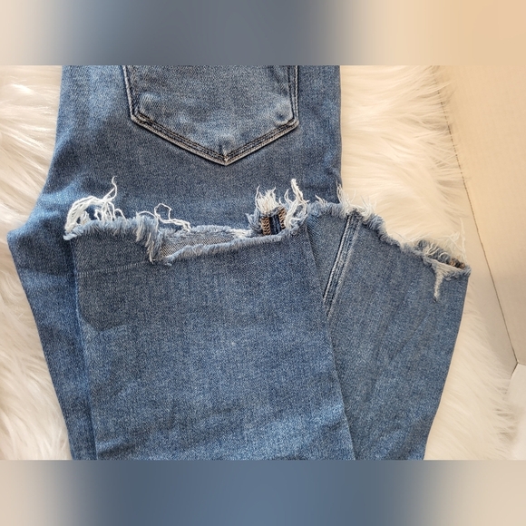 Paige Cindy Jeans  Frayed Hem , Size 27 X 28 - Picture 4 of 8